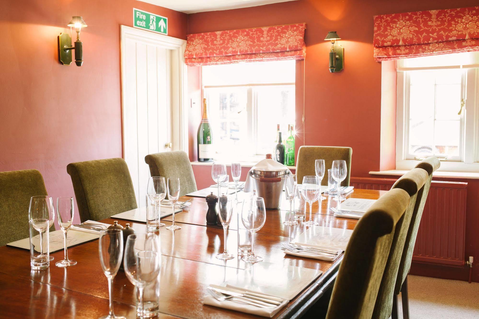 The Royal Oak, Yattendon Frilsham 外观 照片